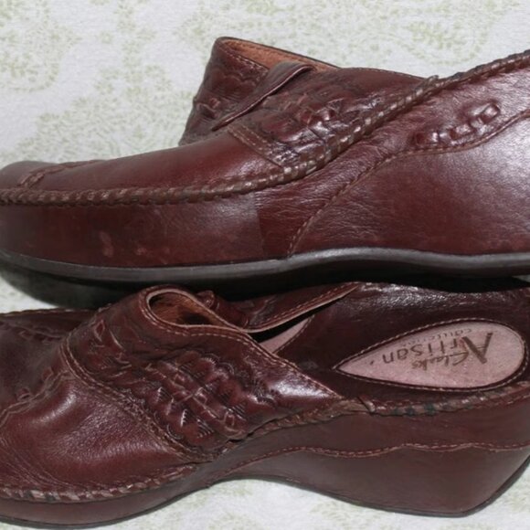 Clarks Artisan Collection Size 7 M Women's Clog Shoes Dark Brown Slip On Leather - Picture 2 of 9